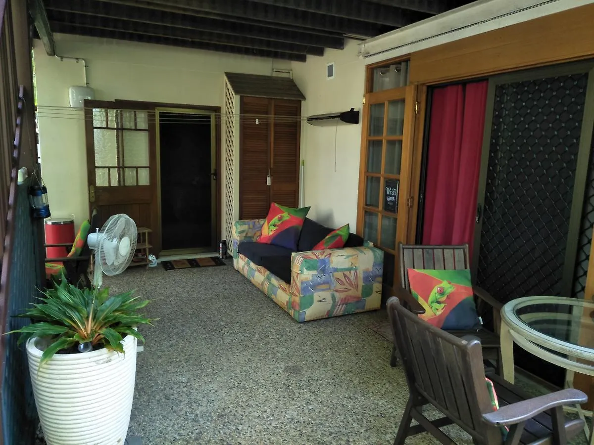 Homestay At Julie'S Cairns