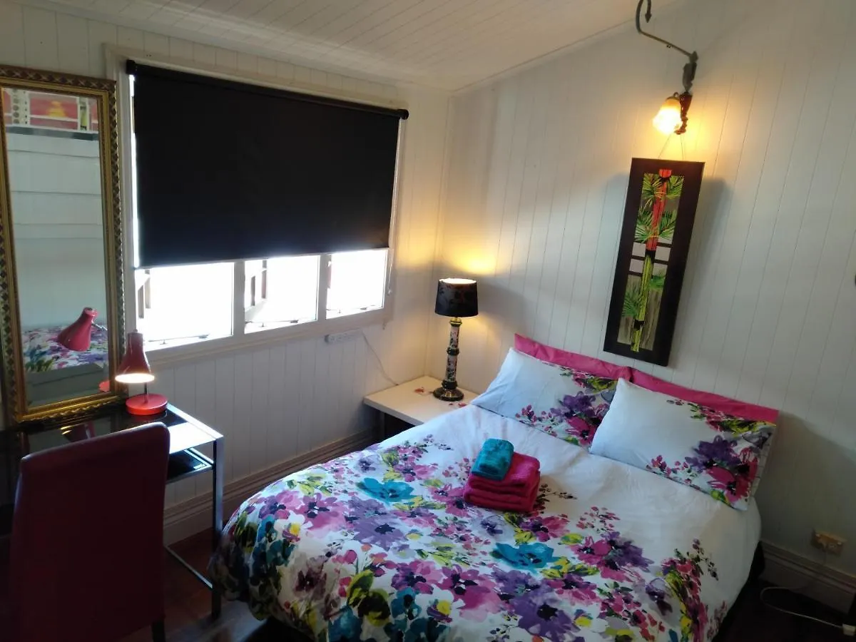 Homestay At Julie'S Cairns