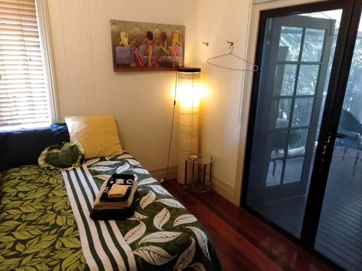 Homestay At Julie'S Cairns