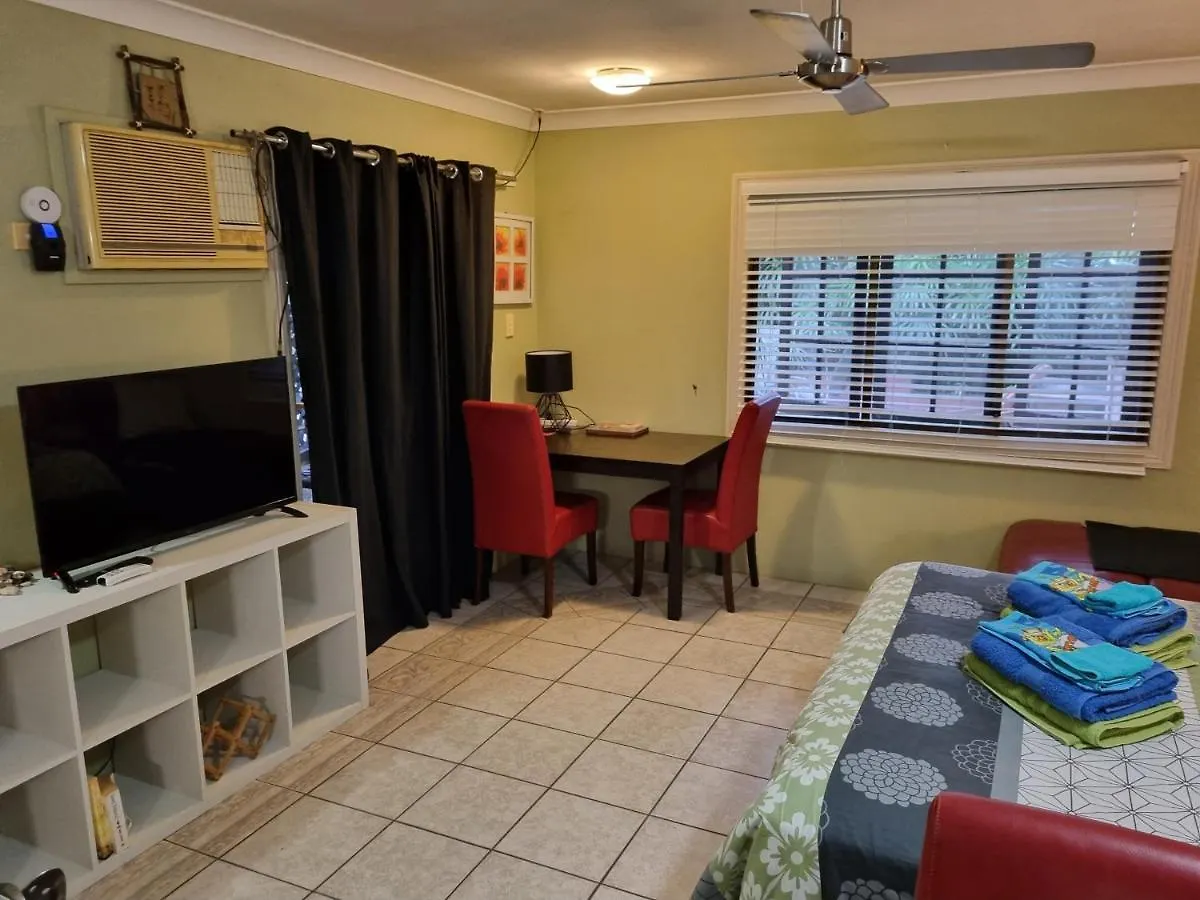 Homestay At Julie'S Cairns 0*,