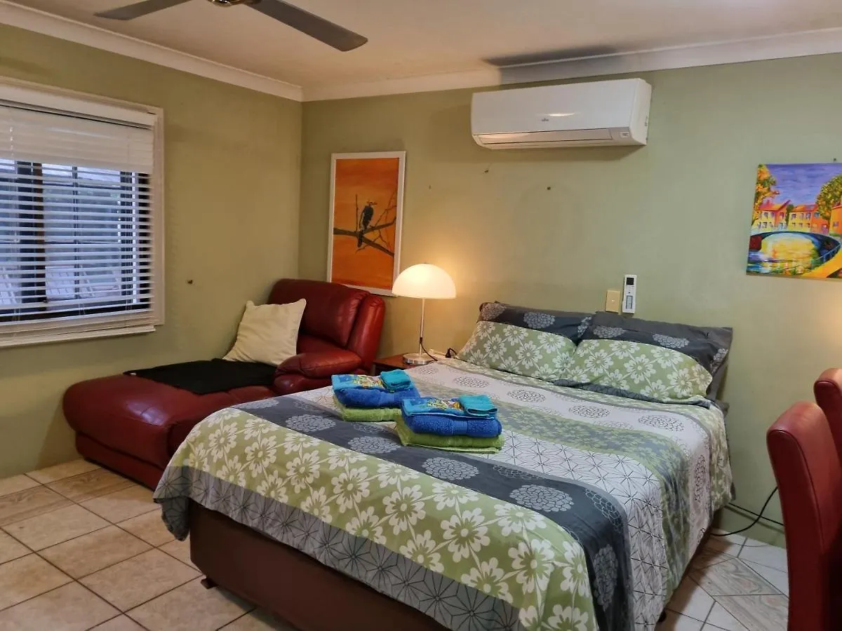 Homestay At Julie'S Cairns