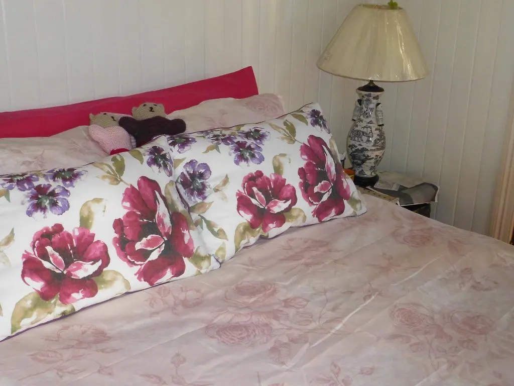Homestay At Julie'S Cairns