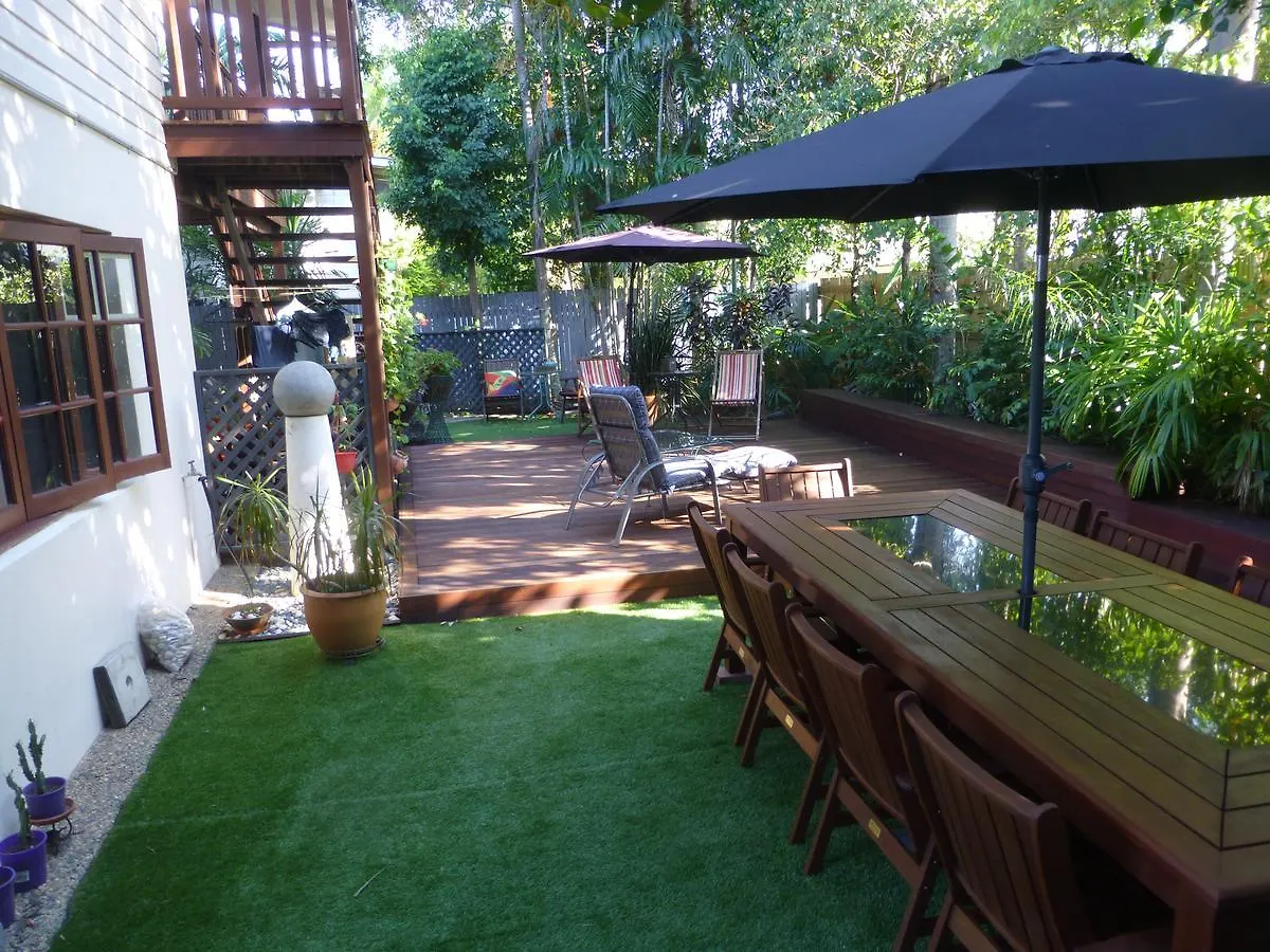 Homestay At Julie'S Cairns
